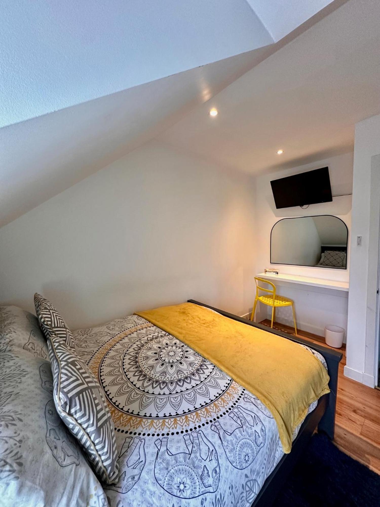 3-Bedroom Flat In The City Centre Next To The River Ness Inverness Exterior photo
